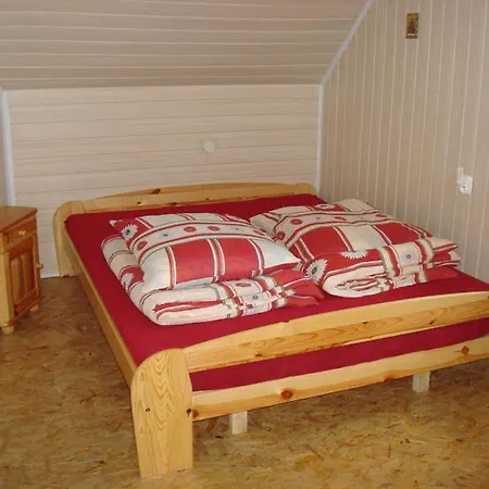 Holiday home Domek Wakacyjny W Lazach *